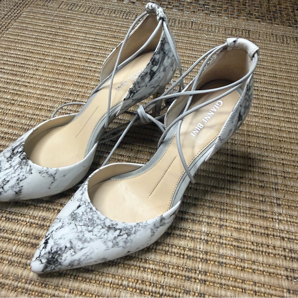 NWOT Gianni Bini Marble Look Lace Up Heels
